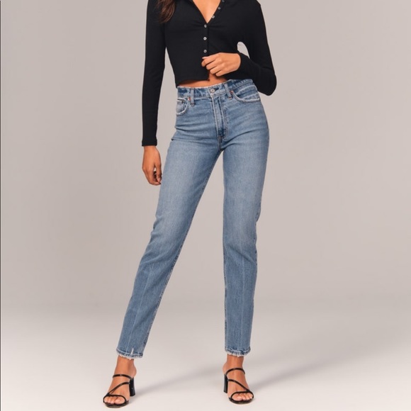 NWT ABERCROMBIE & FITCH HIGH WAISTED MOM JEANS SIZE 28 - Picture 1 of 3